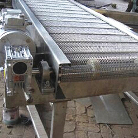 轉(zhuan)彎(wan)網帶(dai)輸送機